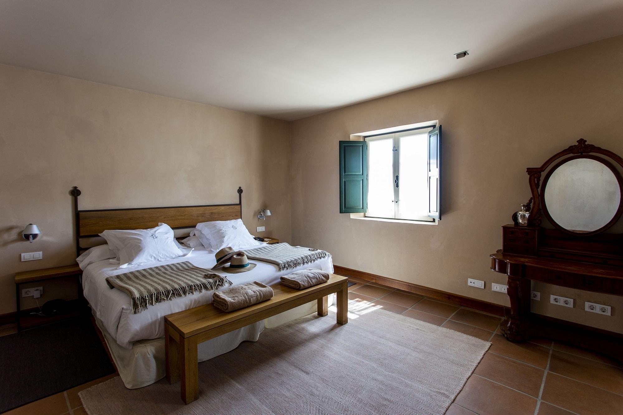 Hacienda Zorita Wine Hotel & Spa Valverdón Dış mekan fotoğraf A bedroom at the hotel