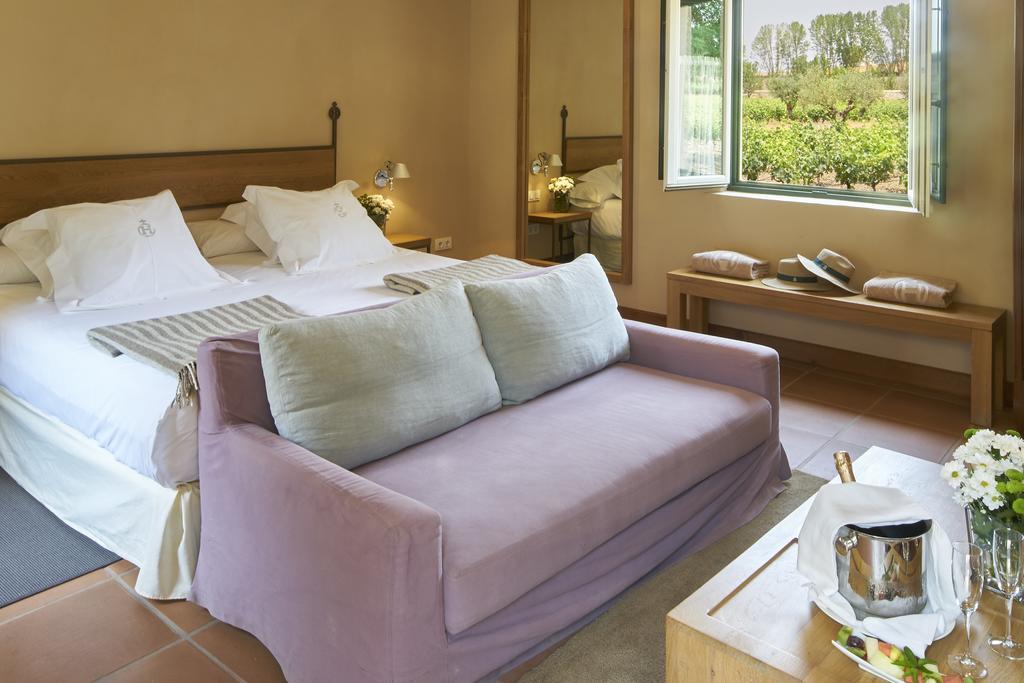 Hacienda Zorita Wine Hotel & Spa Valverdón Dış mekan fotoğraf A bedroom at the hotel