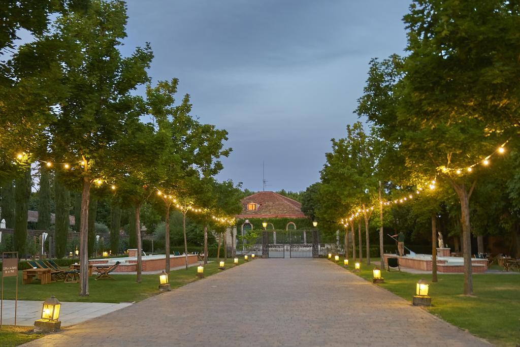 Hacienda Zorita Wine Hotel & Spa Valverdón Dış mekan fotoğraf The park of the University of Alcalá