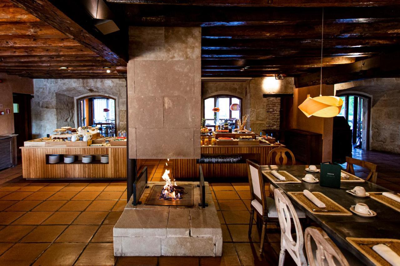 Hacienda Zorita Wine Hotel & Spa Valverdón Dış mekan fotoğraf Interior of the restaurant